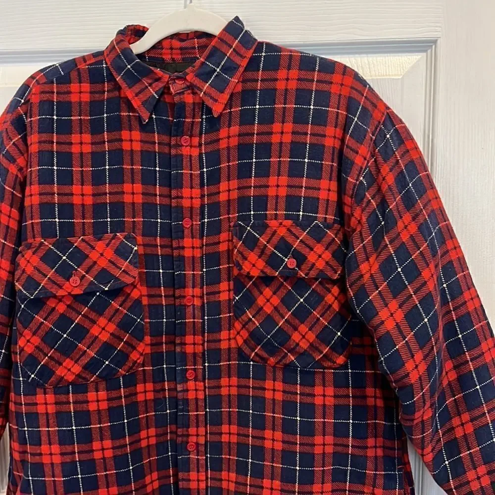 Thick warm lumber Jack Shacket Men’s M vintage red & navy quilted